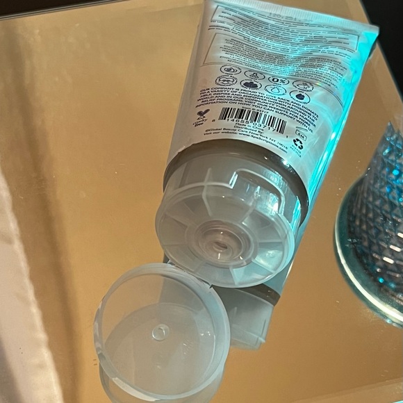 CLINICALS BY SPASCRIPTIONS DETOXIFYING FACIAL SCRUB WITH AHAS, BHAS & RETINOL - Picture 6 of 9